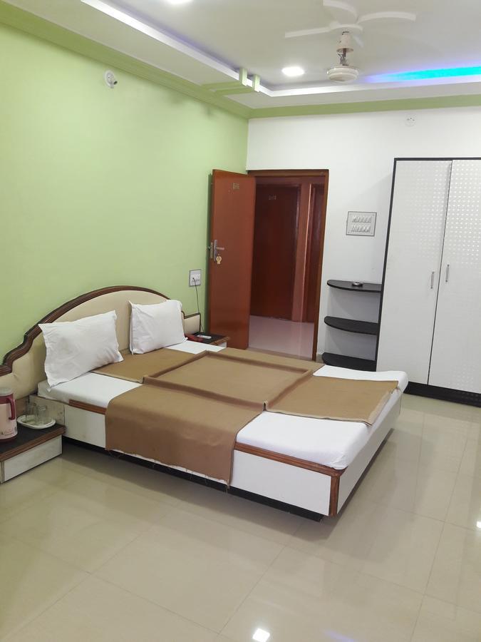 Hotel Sahara Palace Bhuj Ngoại thất bức ảnh